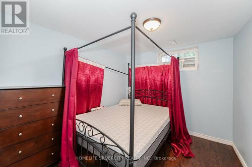 305 Mohawk Road E, Hamilton, ON - Indoor Photo Showing Bedroom