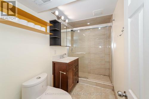 305 Mohawk Road E, Hamilton, ON - Indoor Photo Showing Bathroom