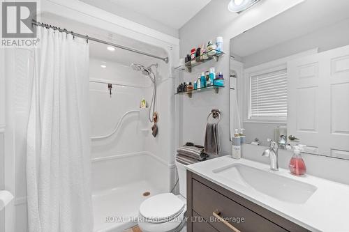 131 1/2 King Street W, Kawartha Lakes, ON - Indoor Photo Showing Bathroom