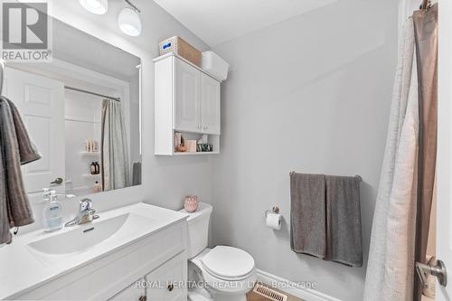131 1/2 King Street W, Kawartha Lakes, ON - Indoor Photo Showing Bathroom