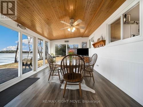 6185 Rama Dalton Boundary Road, Kawartha Lakes, ON - Indoor Photo Showing Dining Room