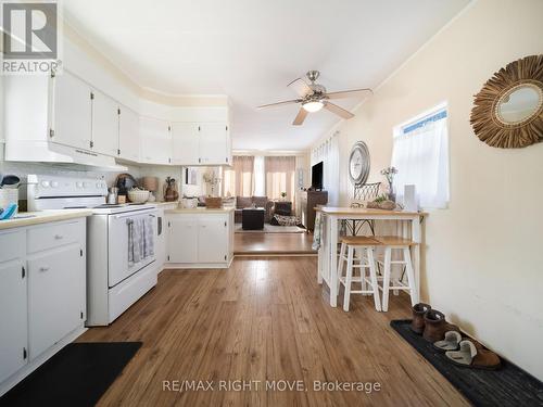 6185 Rama Dalton Boundary Road, Kawartha Lakes, ON - Indoor Photo Showing Kitchen