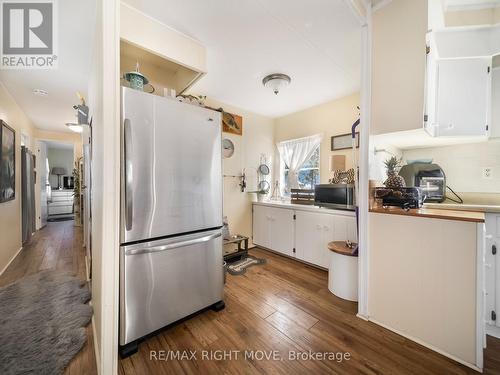 6185 Rama Dalton Boundary Road, Kawartha Lakes, ON - Indoor Photo Showing Kitchen