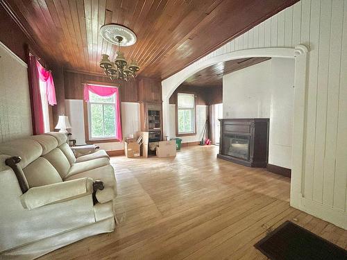 Living room - 209 Ch. Duhamel, Pincourt, QC - Indoor Photo Showing Living Room With Fireplace