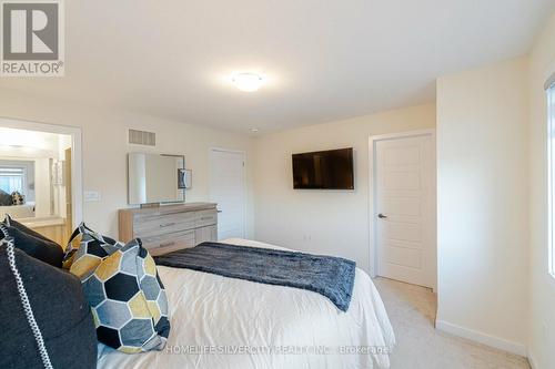 69 Bedrock Drive, Hamilton, ON - Indoor Photo Showing Bedroom