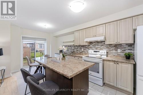 69 Bedrock Drive, Hamilton, ON - Indoor Photo Showing Kitchen