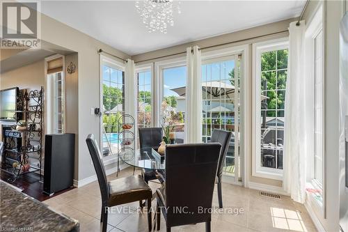 6500 St Michael Avenue, Niagara Falls, ON - Indoor Photo Showing Dining Room