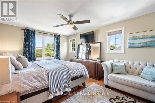 6500 St Michael Avenue, Niagara Falls, ON - Indoor Photo Showing Bedroom