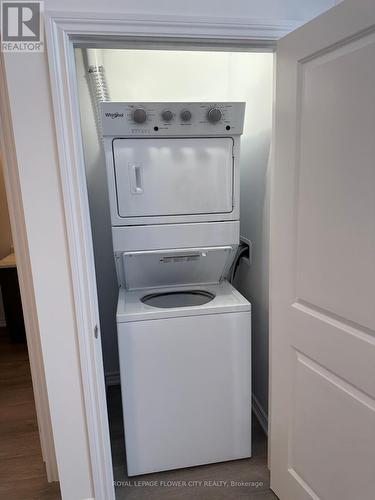 606 - 460 Dundas Street E, Hamilton, ON - Indoor Photo Showing Laundry Room