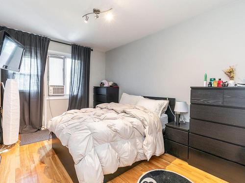 Master bedroom - 665  - 669 Boul. Alexis-Nihon, Montréal (Saint-Laurent), QC - Indoor Photo Showing Bedroom