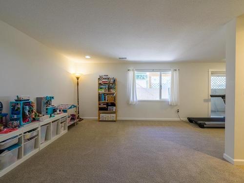 2617 Sunset Drive, Kamloops, BC - Indoor Photo Showing Other Room