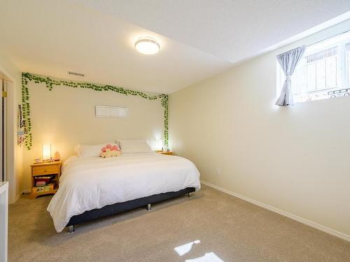 2617 Sunset Drive, Kamloops, BC - Indoor Photo Showing Bedroom