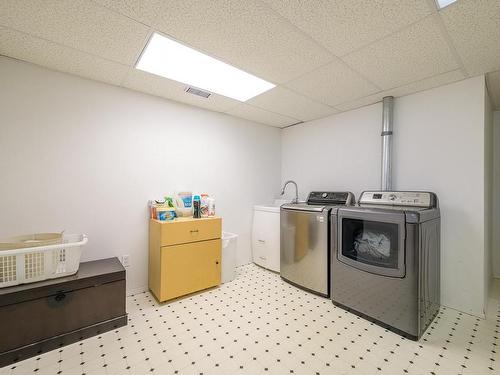 2617 Sunset Drive, Kamloops, BC - Indoor Photo Showing Laundry Room