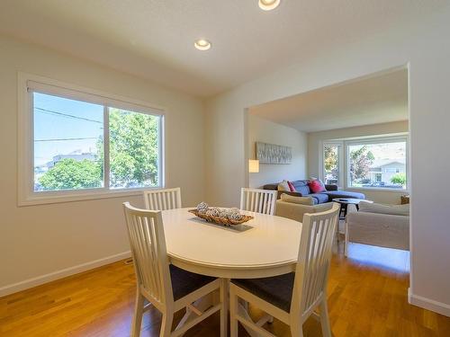 2617 Sunset Drive, Kamloops, BC - Indoor Photo Showing Dining Room