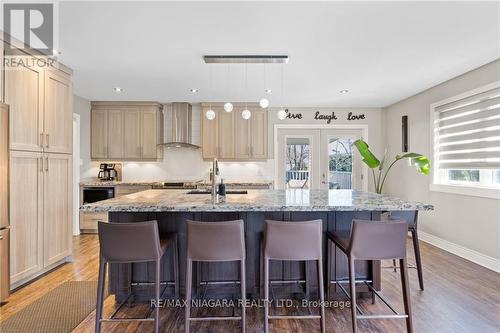287 Tanbark Road, Niagara-On-The-Lake, ON - Indoor Photo Showing Kitchen With Upgraded Kitchen