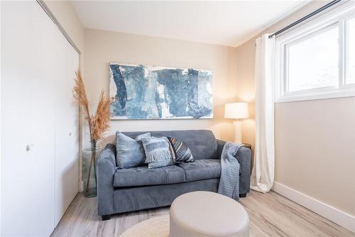 5475 Lakshore Road|Unit #89, Burlington, ON - Indoor Photo Showing Living Room