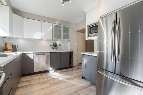 5475 Lakshore Road|Unit #89, Burlington, ON - Indoor Photo Showing Kitchen With Upgraded Kitchen