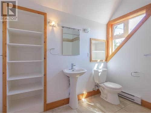 465 Ritchie Avenue, Naramata, BC - Indoor Photo Showing Bathroom