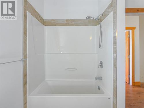 465 Ritchie Avenue, Naramata, BC - Indoor Photo Showing Bathroom