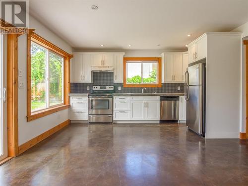 465 Ritchie Avenue, Naramata, BC - Indoor Photo Showing Kitchen