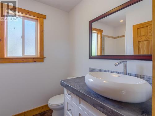 465 Ritchie Avenue, Naramata, BC - Indoor Photo Showing Bathroom