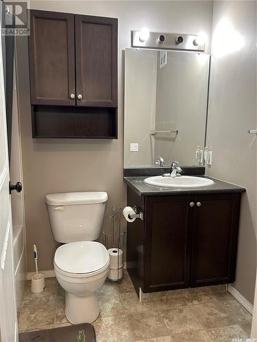 #310E 1300 Stockton Street N, Regina, SK - Indoor Photo Showing Bathroom