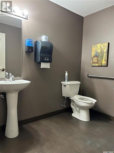 #310E 1300 Stockton Street N, Regina, SK - Indoor Photo Showing Bathroom
