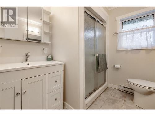 156 Ritchie Avenue, Naramata, BC - Indoor Photo Showing Bathroom