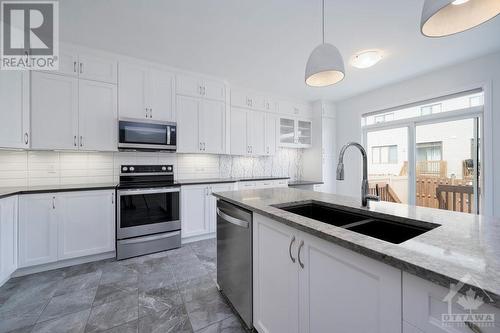 1056 Kilbirnie Drive, Ottawa, ON - Indoor Photo Showing Kitchen With Double Sink With Upgraded Kitchen