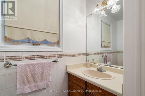 126 St Bees Court, London, ON - Indoor Photo Showing Bathroom