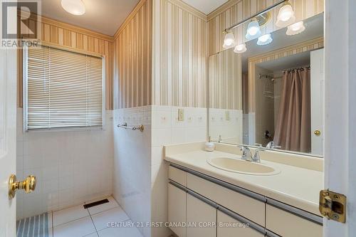 126 St Bees Court, London, ON - Indoor Photo Showing Bathroom