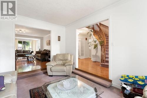 126 St Bees Court, London, ON - Indoor Photo Showing Living Room