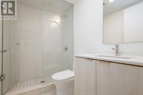 1015 - 1 Jarvis Street, Hamilton, ON - Indoor Photo Showing Bathroom