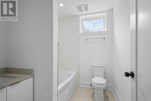 69 Fenwood Heights, Toronto, ON - Indoor Photo Showing Bathroom