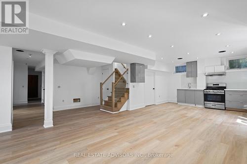 69 Fenwood Heights, Toronto, ON - Indoor Photo Showing Kitchen