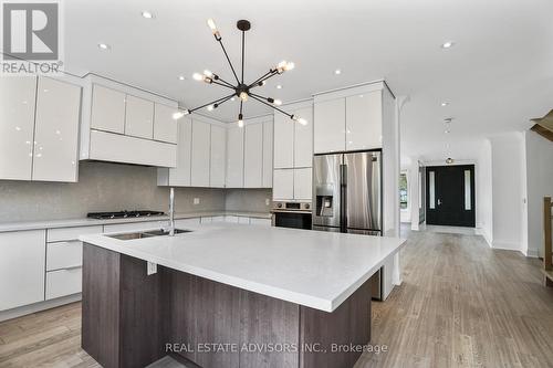 69 Fenwood Heights, Toronto, ON - Indoor Photo Showing Kitchen With Double Sink With Upgraded Kitchen