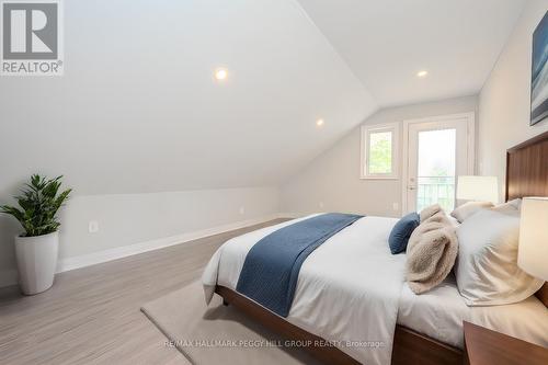 3940 Alcina Avenue, Innisfil, ON - Indoor Photo Showing Bedroom