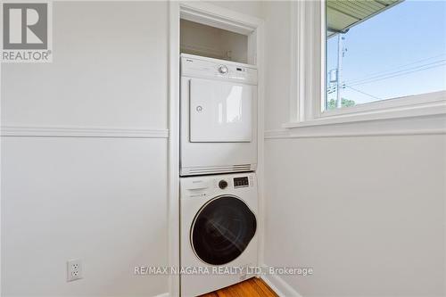 24 Franklin Boulevard, St. Catharines, ON - Indoor Photo Showing Laundry Room