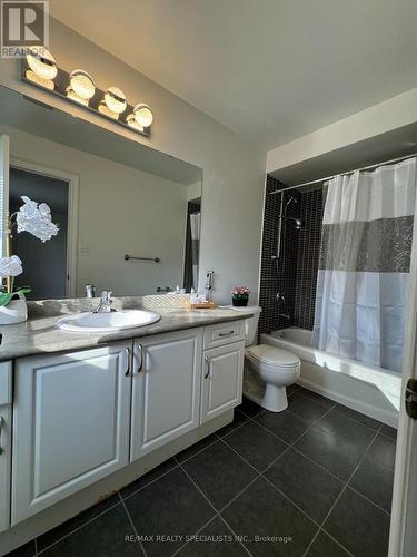 3971 Stardust Drive, Mississauga, ON - Indoor Photo Showing Bathroom