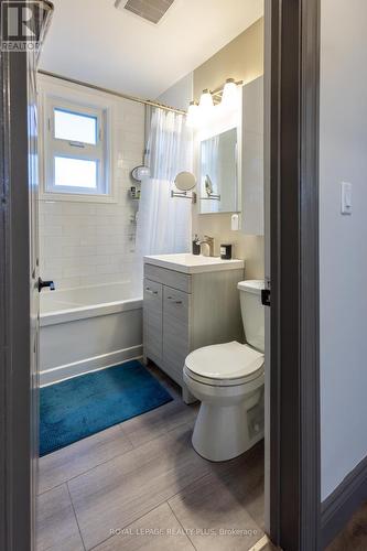 23 Mercer Road, Cambridge, ON - Indoor Photo Showing Bathroom