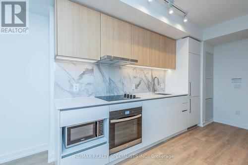 735 - 1100 Sheppard Avenue, Toronto, ON - Indoor Photo Showing Kitchen