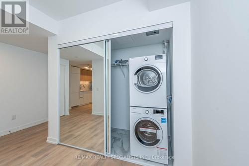 735 - 1100 Sheppard Avenue, Toronto, ON - Indoor Photo Showing Laundry Room