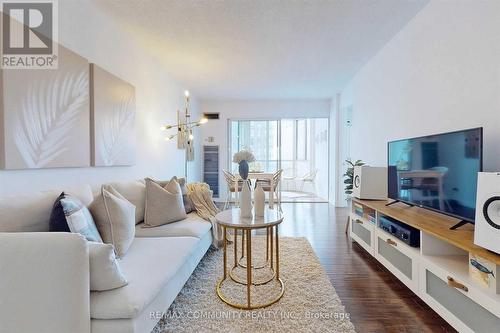 1407 - 145 Hillcrest Avenue, Mississauga, ON - Indoor Photo Showing Living Room