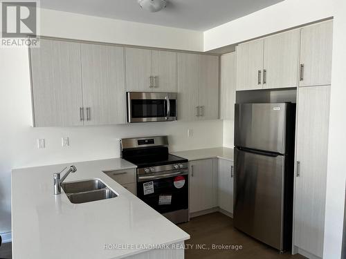 31 Bermondsey Way, Brampton, ON - Indoor Photo Showing Kitchen With Stainless Steel Kitchen With Double Sink