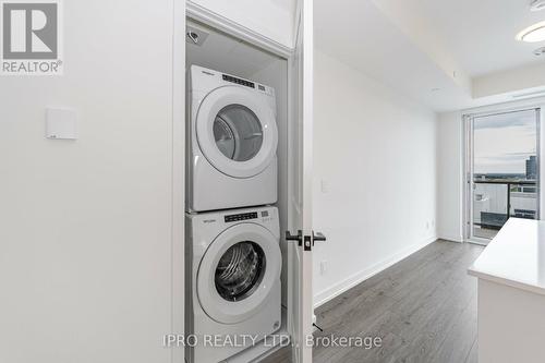 1909 - 335 Wheat Boom Drive, Oakville, ON - Indoor Photo Showing Laundry Room