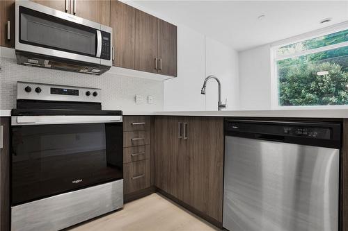 467 Charlton Avenue E|Unit #202, Hamilton, ON - Indoor Photo Showing Kitchen With Upgraded Kitchen