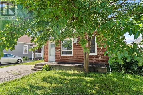 888 University Avenue, Windsor, ON - Outdoor