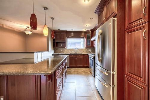 15 Kingsberry Street, Hamilton, ON - Indoor Photo Showing Kitchen With Upgraded Kitchen