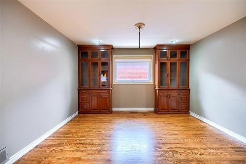 15 Kingsberry Street, Hamilton, ON - Indoor Photo Showing Other Room