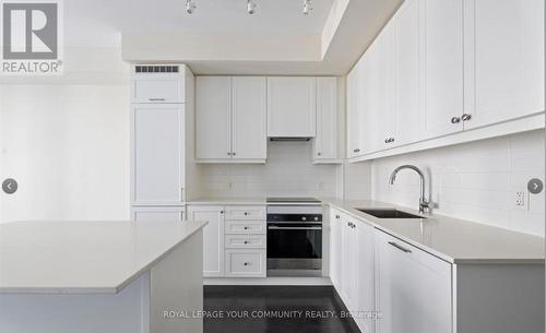 320 - 9075 Jane Street, Vaughan, ON - Indoor Photo Showing Kitchen With Upgraded Kitchen